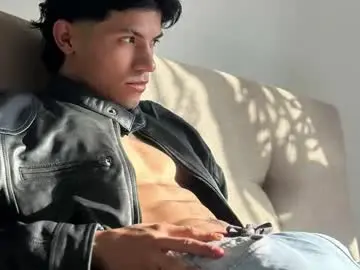 Chaturbate Sex Cam of guts_x