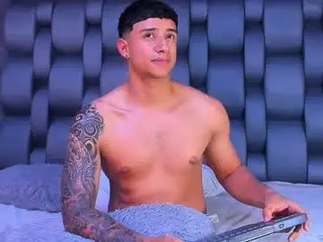Chaturbate Sex Cam of jaze_bradley