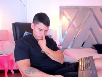 Chaturbate Live Sex Cam of chris_diamonnd