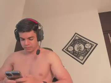 Chaturbate Live Sex Cam of zamir_scott