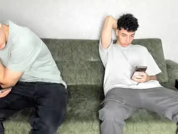 Chaturbate Live Sex Cam of pelusos_mens