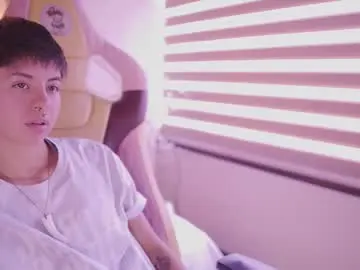 Chaturbate Live Sex of tommy_blue1