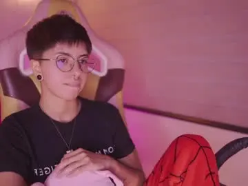 Chaturbate Sex Cam of tommy_blue1