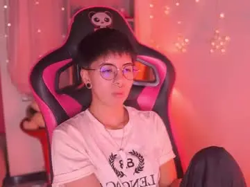 Chaturbate Watch Live Sex Cams of tommy_blue1