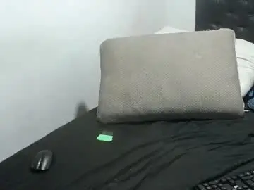 Chaturbate Free Live Porn of santiagoxxxtreme_