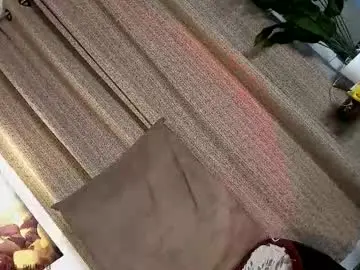 Chaturbate Live Sex Cam of kylie_iyutera