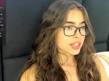 Chaturbate Live Sex Cam of ema_collinss