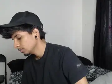 Chaturbate Live Sex Cam of khevinlopezonig