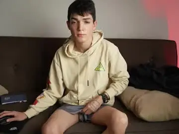 Chaturbate Live Sex Cam of mattyaiden