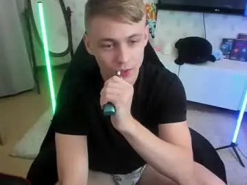 Chaturbate Live Sex Cam of ermak_reborn