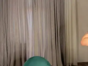 Chaturbate Live Sex Cam of miamoreira