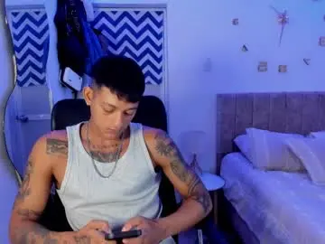 Chaturbate Live Sex Cam of slim_master12