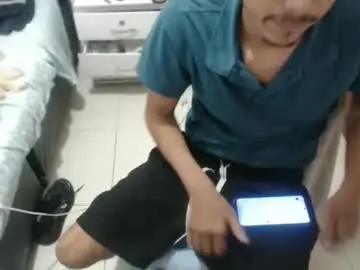 Chaturbate Live Sex Cam of danivoyeur21