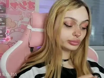 Chaturbate Free Porn Cam of melonipinkbb