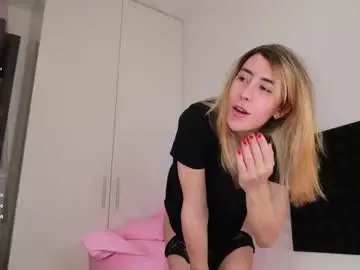 Chaturbate Live Sex Cam of laliwhite