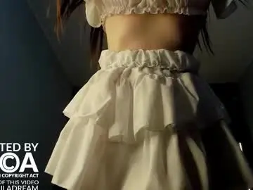 Chaturbate Live Sex Cam of leiladream2