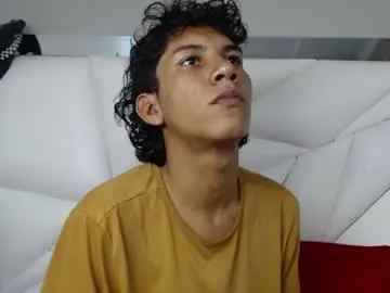 Chaturbate Live Sex Cam of taylorr_junior_