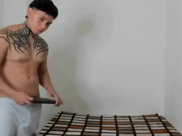 Chaturbate Live Sex Cam of alessandro_wolf