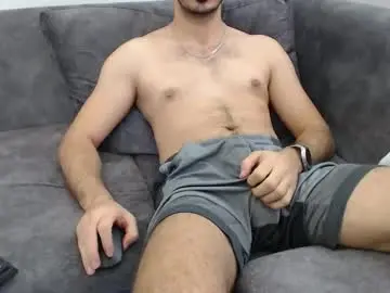 Chaturbate Free Porn Cam of dirtyybooyy77