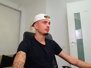 Chaturbate Live Sex Cam of brandontatex
