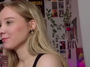 Chaturbate Live Sex Cam of darleneferran