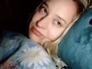 Chaturbate Free Live Porn of mila_420