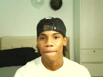 Chaturbate Live Sex Cam of marcelo_dosantos77