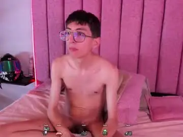 Chaturbate Live Sex Cam of kauil_