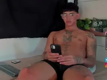 Chaturbate Live Porn of damian_queen