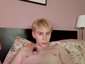 Chaturbate Live Sex Cam of scottish_twink01