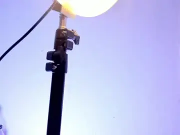 Chaturbate Live Sex Cam of alanalois_