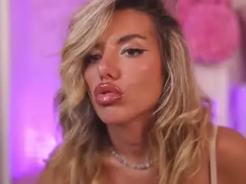 Chaturbate Sex Cam of clarahazell