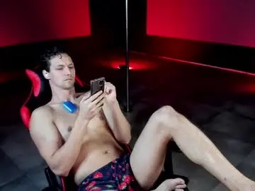 Chaturbate Live Sex Cam of dirty_boss