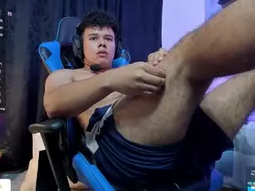 Chaturbate Live Sex Cam of hagen_hooper