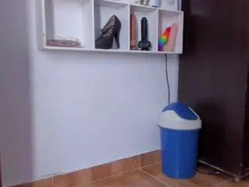 Chaturbate Live Sex Cam of emma_lean