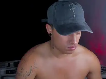 Chaturbate Live Sex of boylatin_777