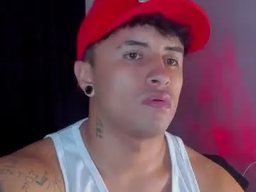 Chaturbate Live Sex Cam of boylatin_777