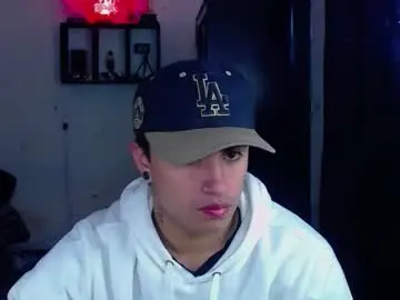 Chaturbate Free Porn Cam of boylatin_777