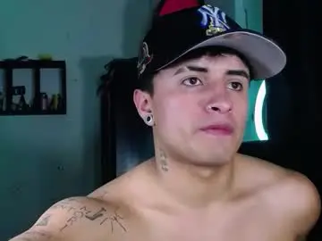 Chaturbate Live Sex of boylatin_777