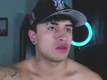 Chaturbate Live Porn of boylatin_777