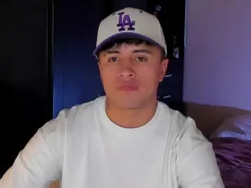 Chaturbate Live Sex Cam of boylatin_777