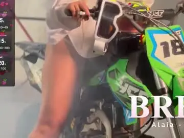 Chaturbate Live Porn of alaia_greyy