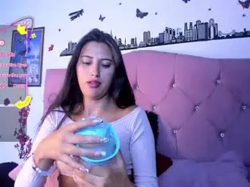 Chaturbate Free Porn Cam of brenda1307