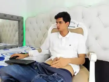 Chaturbate Live Porn of andrew_fucker_