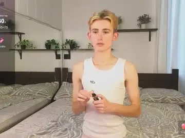 Chaturbate Live Sex Cam of tommy18xxx