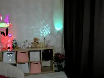 Chaturbate Adult Video Chat of living_doll