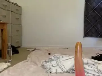 Chaturbate Live Sex of masked_femboy_stella