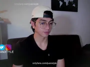Chaturbate Live Sex of juancamroom