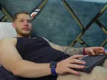 Chaturbate Adult Video Chat of valentino_ferrari28
