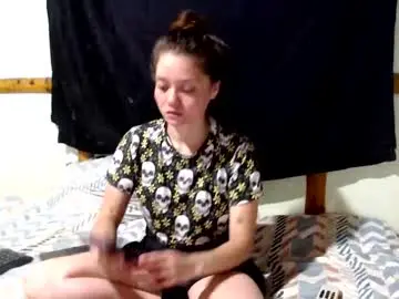 Chaturbate Live Sex Cam of miahells